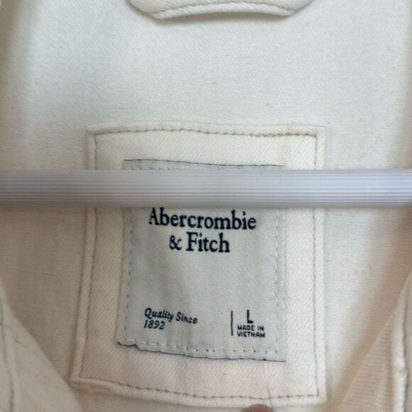 Abercrombie & Fitch NWT white cropped zip front jean jacket large - Picture 3 of 9